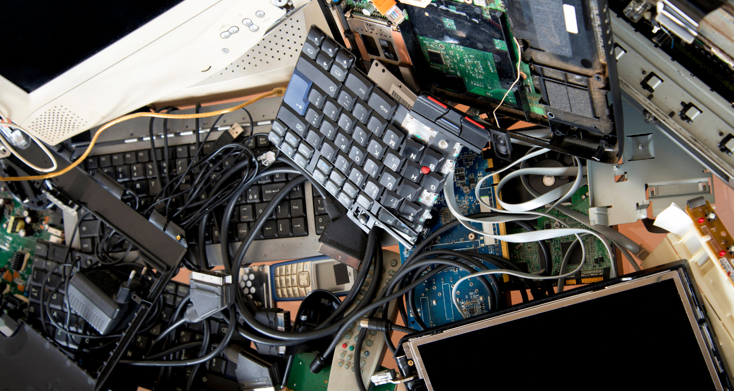 Hune: la marca que transforma plástico descartado en productos tecnológicos